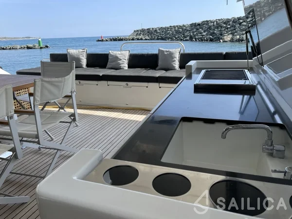 Lagoon 630 - Yacht Charter Sailica