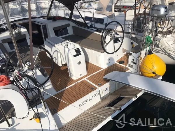 Sun Odyssey 410 - Yacht Charter Sailica