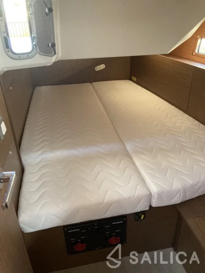 Oceanis 40.1 - Yacht Charter Sailica