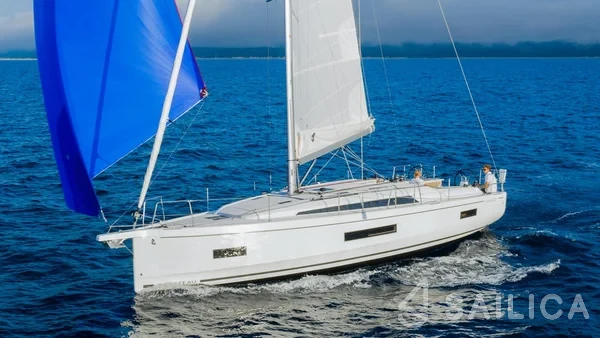 Oceanis 40.1 - Yacht Charter Sailica