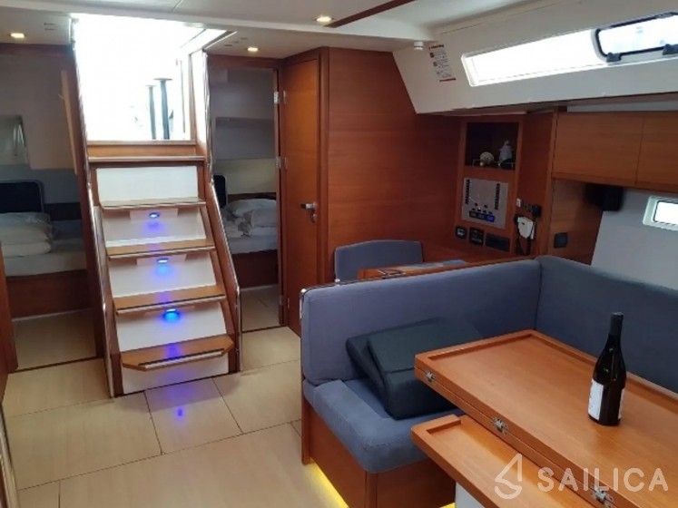 More 55 - Yacht Charter Sailica