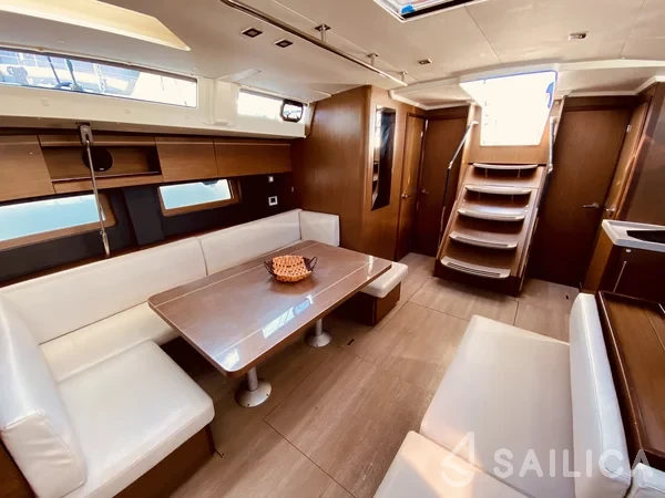 Oceanis 51.1 - Yacht Charter Sailica