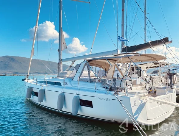 Oceanis 51.1 - Yacht Charter Sailica