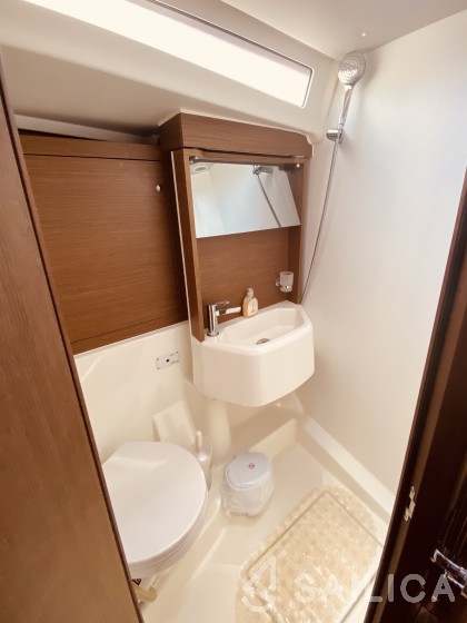 Oceanis 51.1 - Yacht Charter Sailica