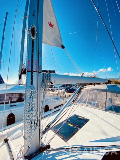 Oceanis 51.1 - Yacht Charter Sailica