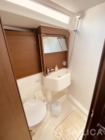 Oceanis 51.1 - Yacht Charter Sailica