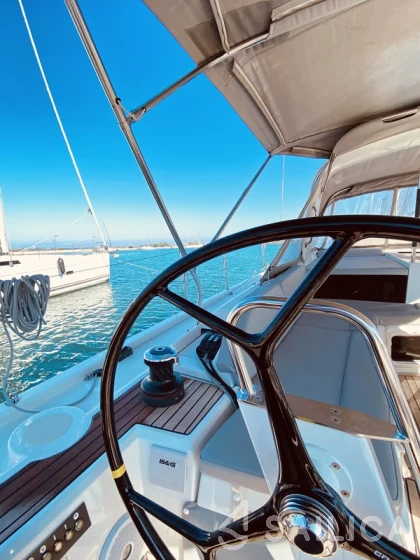 Oceanis 51.1 - Yacht Charter Sailica