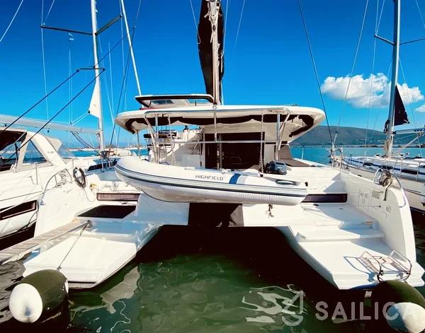 Lagoon 42 - Yacht Charter Sailica