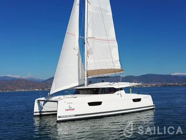 Astréa 42 - Yacht Charter Sailica