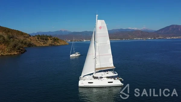 Astréa 42 - Yacht Charter Sailica
