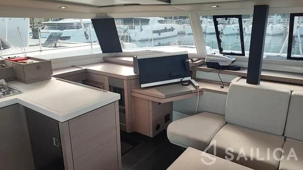 Astréa 42 - Yacht Charter Sailica