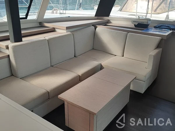 Astréa 42 - Yacht Charter Sailica