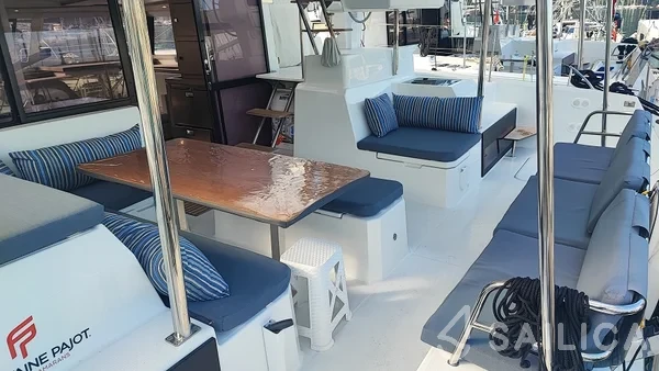 Astréa 42 - Yacht Charter Sailica