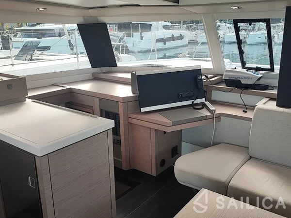 Astréa 42 - Yacht Charter Sailica