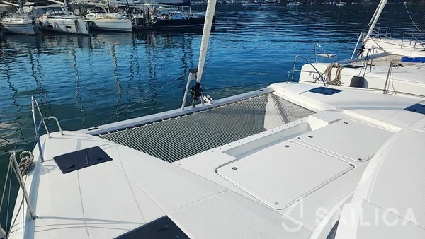 Astréa 42 - Yacht Charter Sailica