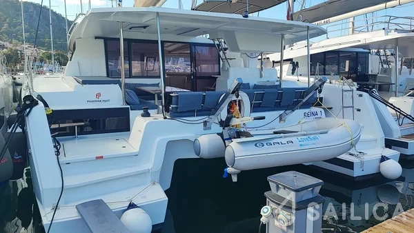 Astréa 42 - Yacht Charter Sailica