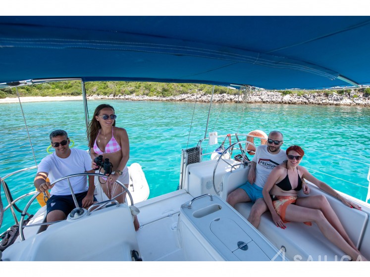 Cyclades 43.4 - Yacht Charter Sailica