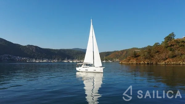 Dufour 390 - Yacht Charter Sailica