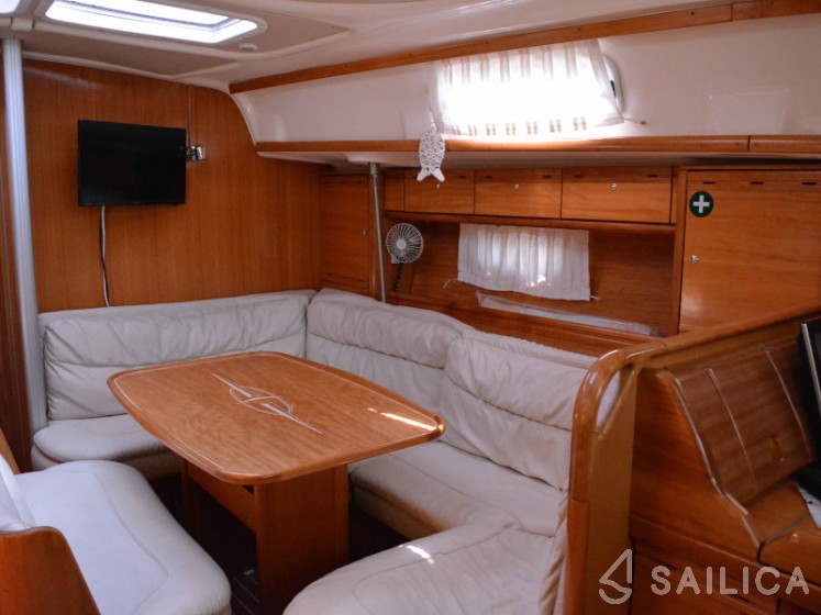 Bavaria 39 Cruiser - Yacht Charter Sailica