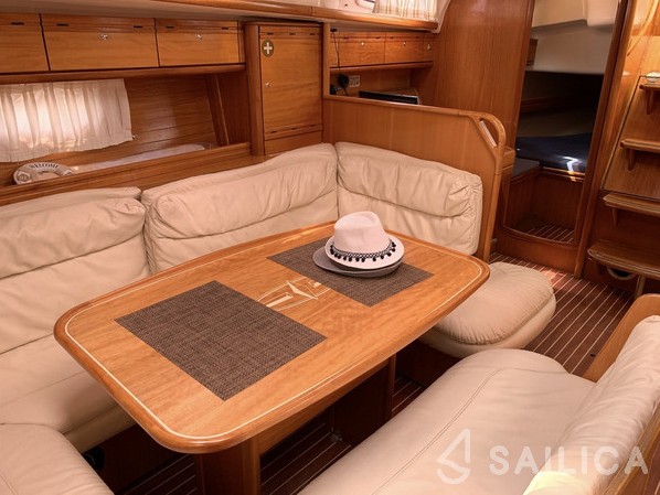 Bavaria 39 Cruiser - Yacht Charter Sailica