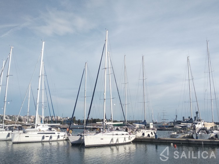 Bavaria 39 Cruiser - Yacht Charter Sailica