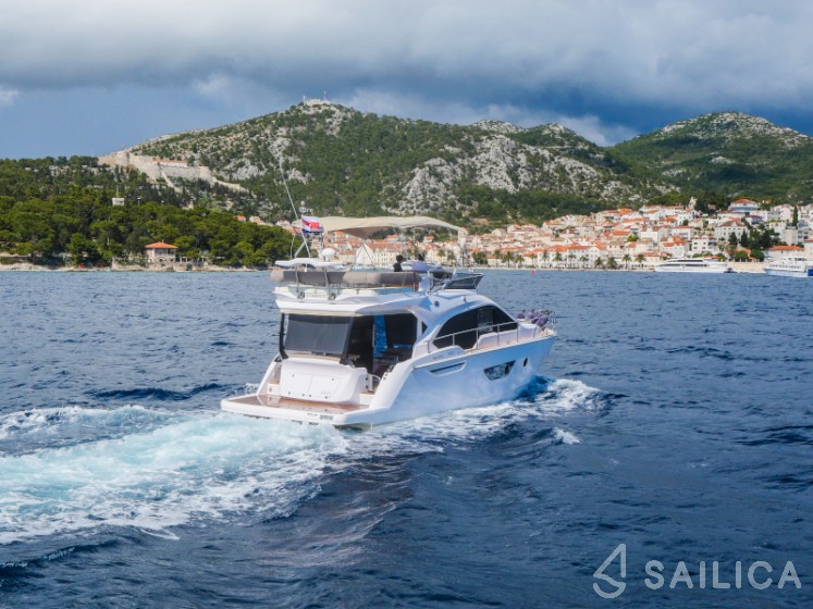 Sessa Fly 47 - Yacht Charter Sailica