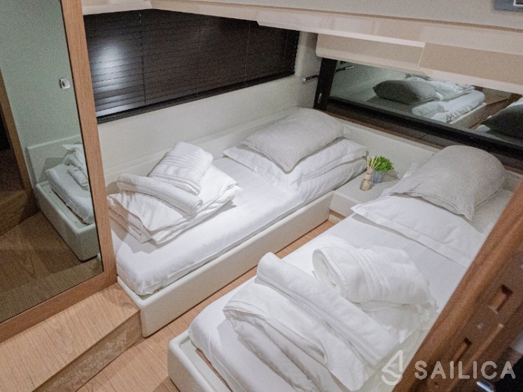 Sessa Fly 47 - Yacht Charter Sailica
