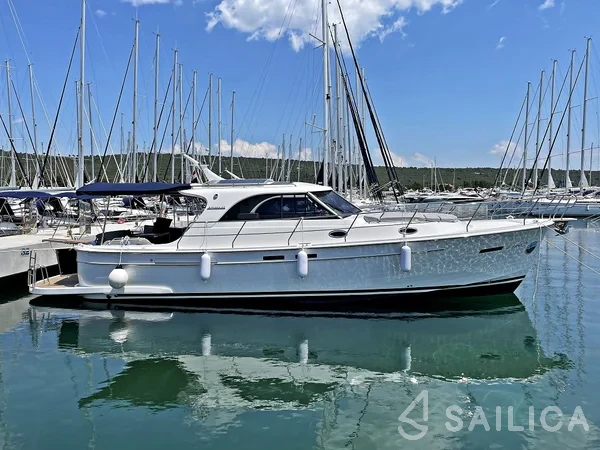 Adriana 44 - Yacht Charter Sailica