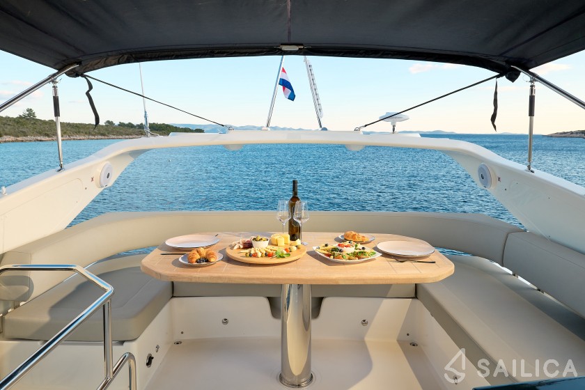 Absolute 50 Fly - Yacht Charter Sailica