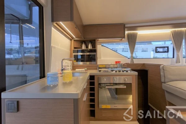 Lagoon 50 - Yacht Charter Sailica