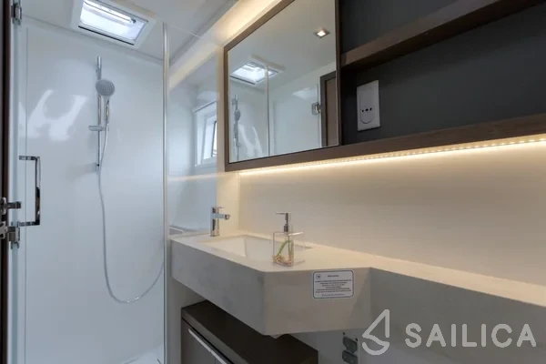 Lagoon 50 - Yacht Charter Sailica