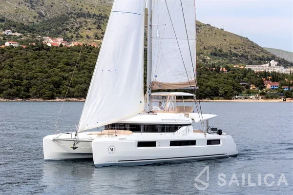 Lagoon 50 - Yacht Charter Sailica