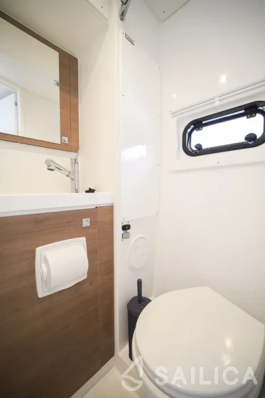 Bali 4.6 - Yacht Charter Sailica