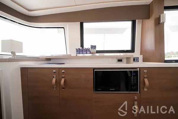 Bali 4.6 - Yacht Charter Sailica