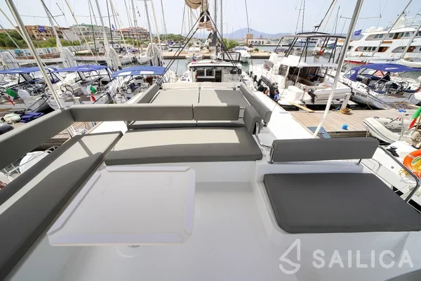 Bali 4.6 - Yacht Charter Sailica