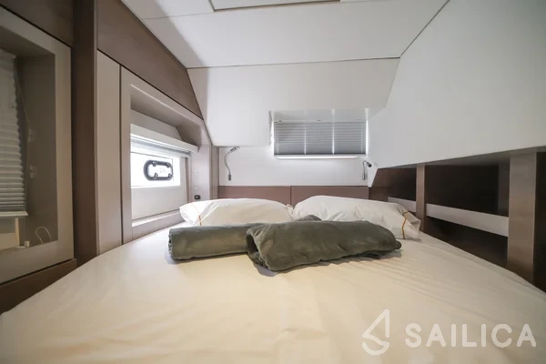 Bali 4.6 - Yacht Charter Sailica