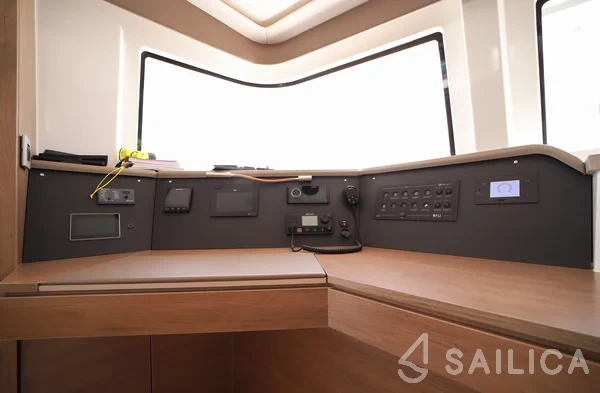 Bali 4.6 - Yacht Charter Sailica