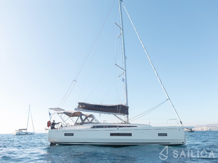 Oceanis 40.1 - Yacht Charter Sailica