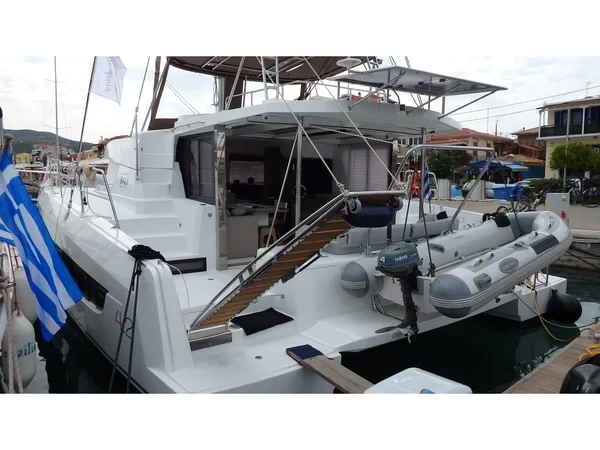 Bali 4.2 - Yacht Charter Sailica