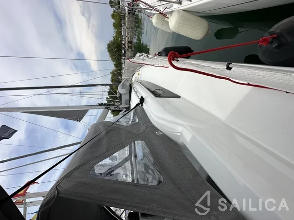 Oceanis 34.1 - Yacht Charter Sailica