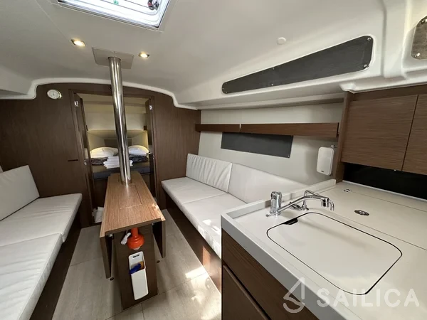 Oceanis 34.1 - Yacht Charter Sailica