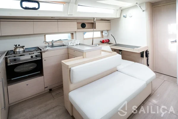 Oceanis 51.1 - Yacht Charter Sailica