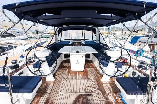 Oceanis 51.1 - Yacht Charter Sailica