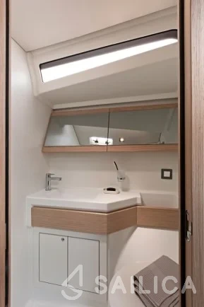 Oceanis 46.1 - Yacht Charter Sailica
