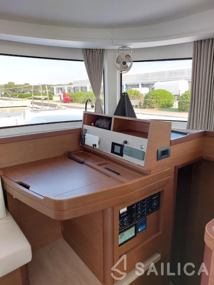 Lagoon 42 - Photo #117 Lagoon 42 - Yacht Charter Sailica