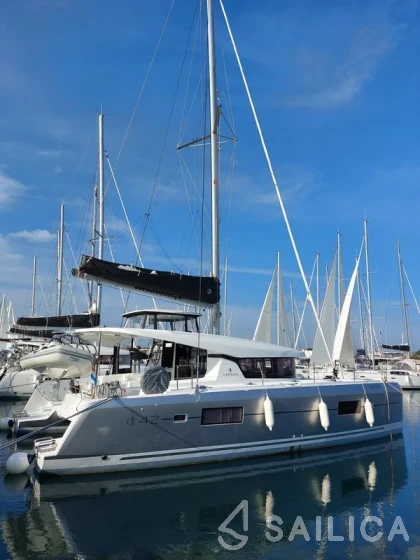 Lagoon 42 - Yacht Charter Sailica