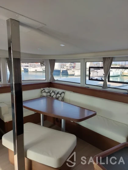 Lagoon 42 - Yacht Charter Sailica