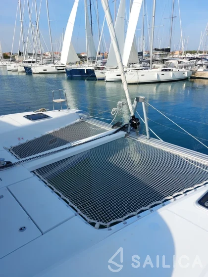 Lagoon 42 - Yacht Charter Sailica