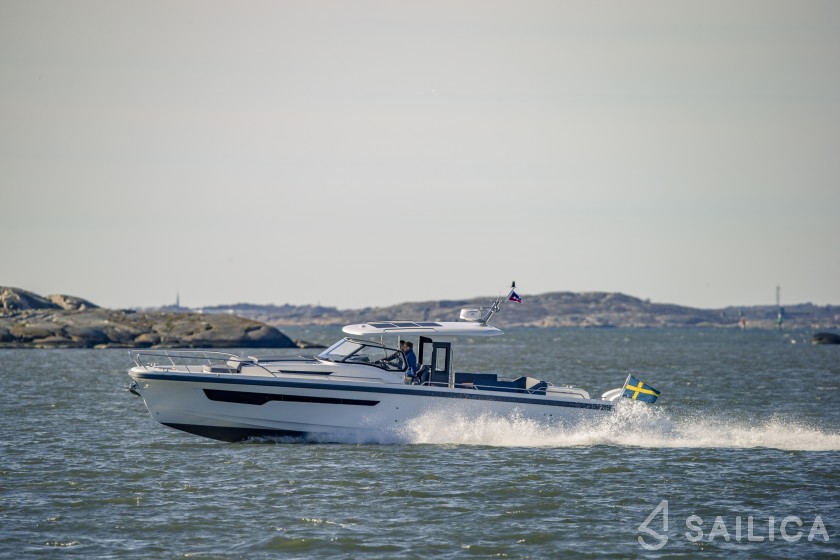 Nimbus Tender T11 - Yacht Charter Sailica