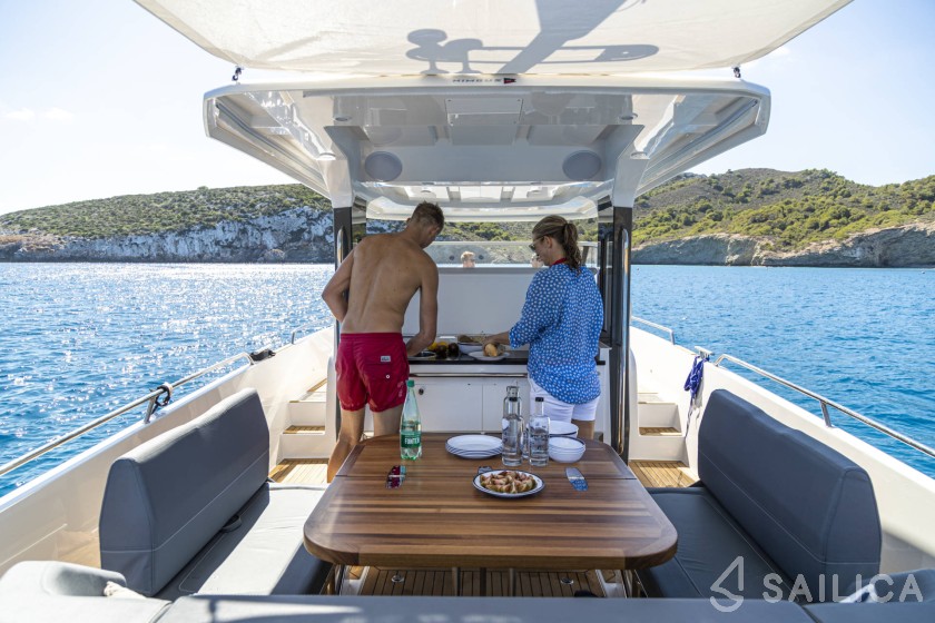 Nimbus Tender T11 - Yacht Charter Sailica